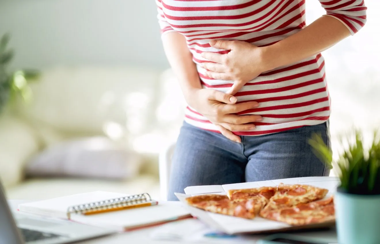 GONFIORE ADDOMINALE, STIPSI E METEORISMO. POTREBBE ESSERE COLPA DEL COLON IRRITABILE 